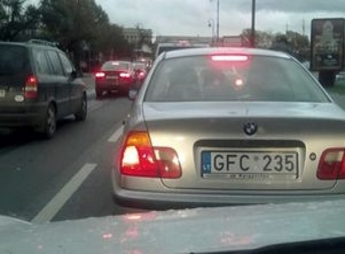 Литва будет наказывать владельцев авто, незаконно ввезенных в Украину