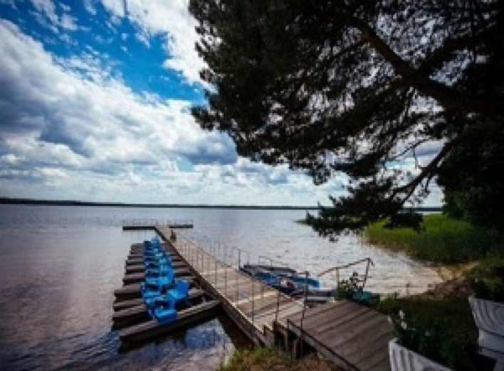 Унікальне озеро в Рівненській області.  фото