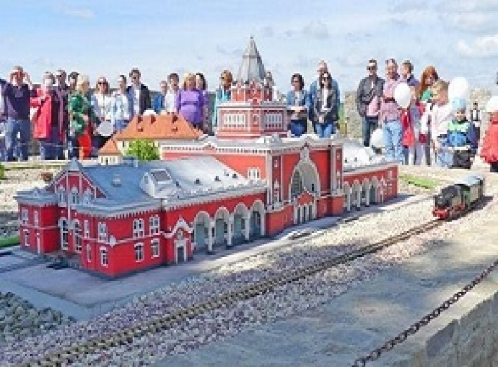 З’явилась мініатюра Чернігівського вокзалу