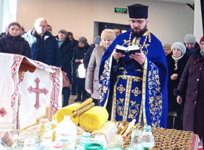 У Славутичі освятили окопні свічки