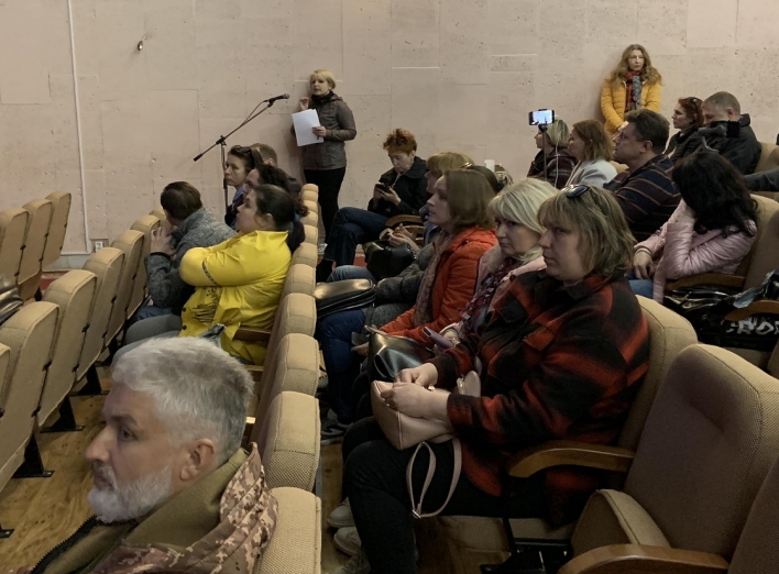 У Кіноконцертному комплексі триває дискусія щодо реформування освіти у Славутичі